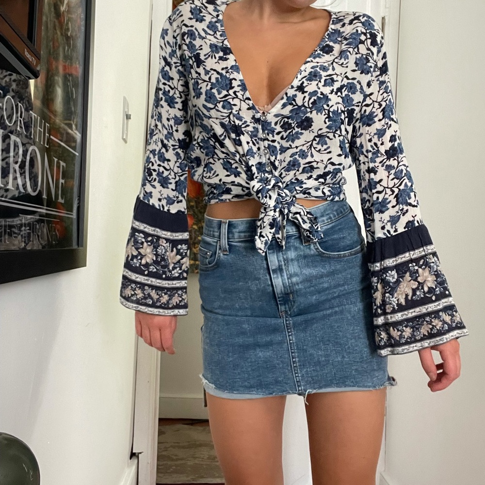 American Eagle blue and white boho crop top XS
